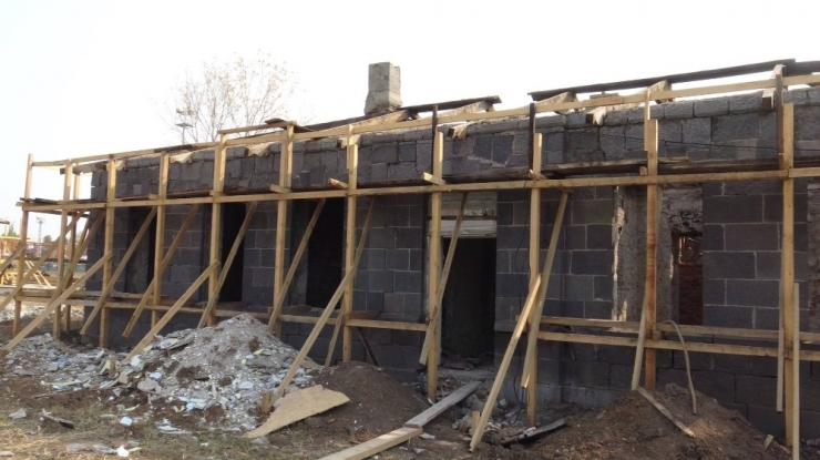 Kars’ta, Tarihi Yapılara Kadın Eli Değdi