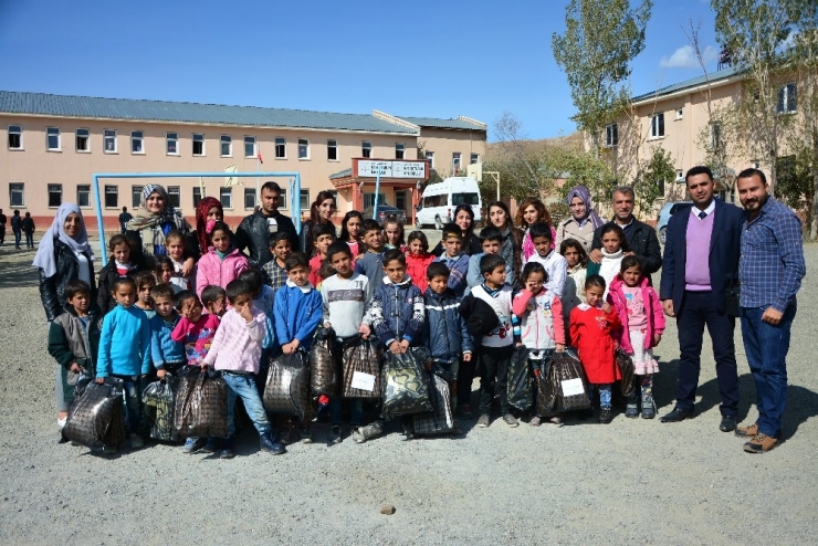 Minik Öğrenciler Sevindirildi