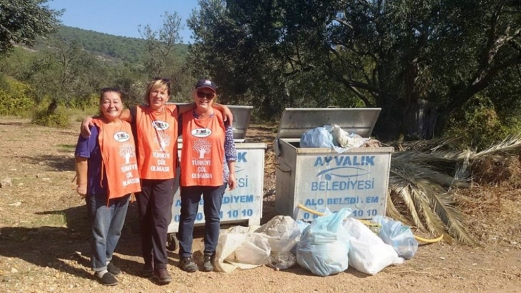 Ayvalıklı Denizciler Doğa İçin Yürüdü