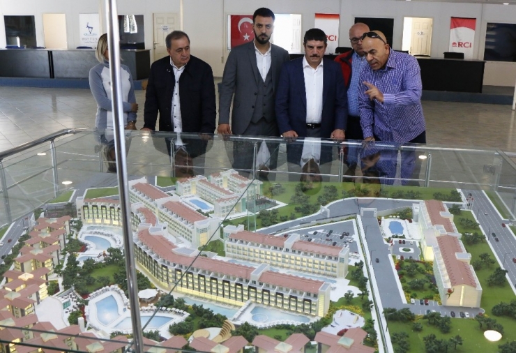 Prof. Dr. Aktay, İş Adamlarıyla Edremit’teki Termal Tesiste İncelemede Bulundu