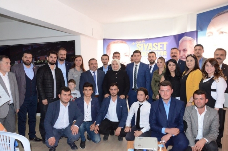 Ak Parti Cumayeri Gençlik Kolları Kongresi Yapıldı