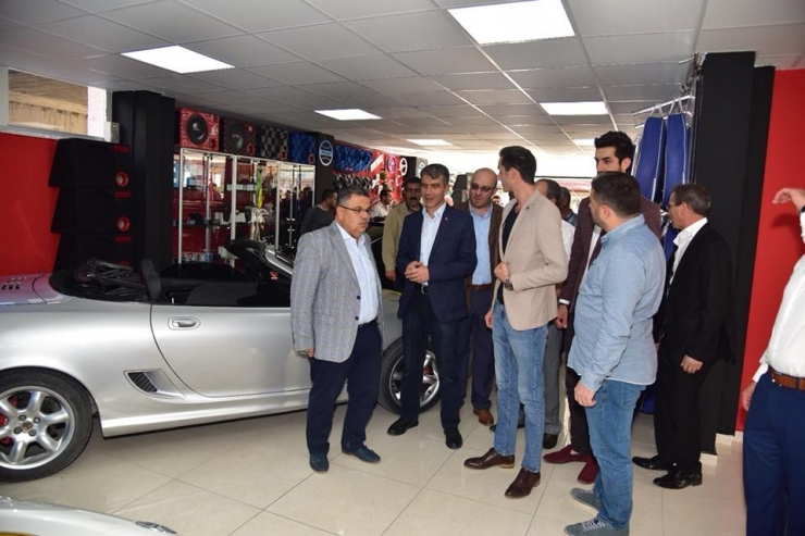 Başkan Yağcı, İş Yeri Açılışına Katıldı