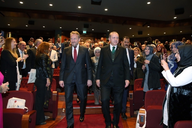 Cumhurbaşkanı Erdoğan’dan Hollanda’nın Irkçı Tavırlarına Sert Tepki