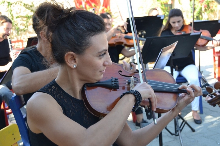 Çdso’dan Miniklere Konser