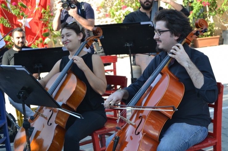Çdso’dan Miniklere Konser