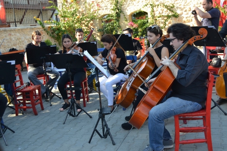 Çdso’dan Miniklere Konser