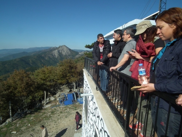 Havran’da “Bengi İle Zirveye” Sloganı İle Eybek Dağı’na Çıktılar