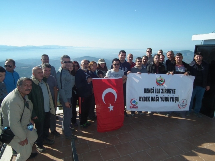 Havran’da “Bengi İle Zirveye” Sloganı İle Eybek Dağı’na Çıktılar