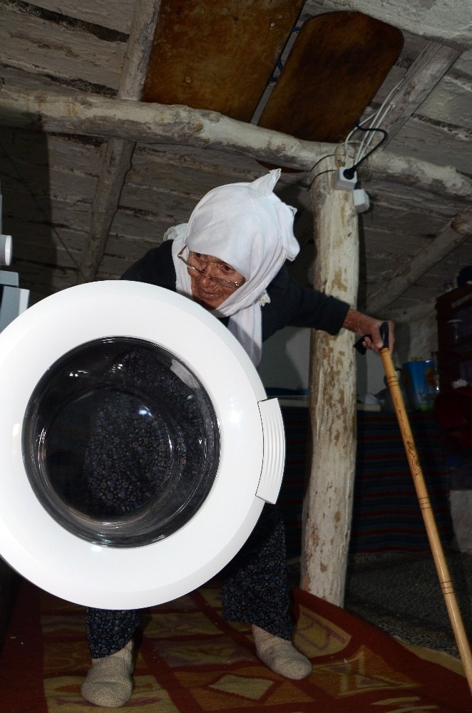 Hesna Nine’nin 90’ından Sonra Beyaz Eşya Sevinci