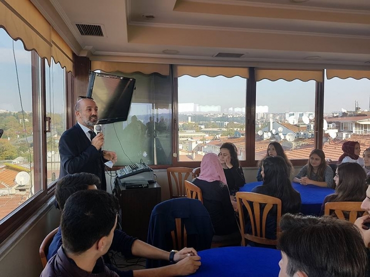 219 Öğrenciye Burs Sevinci