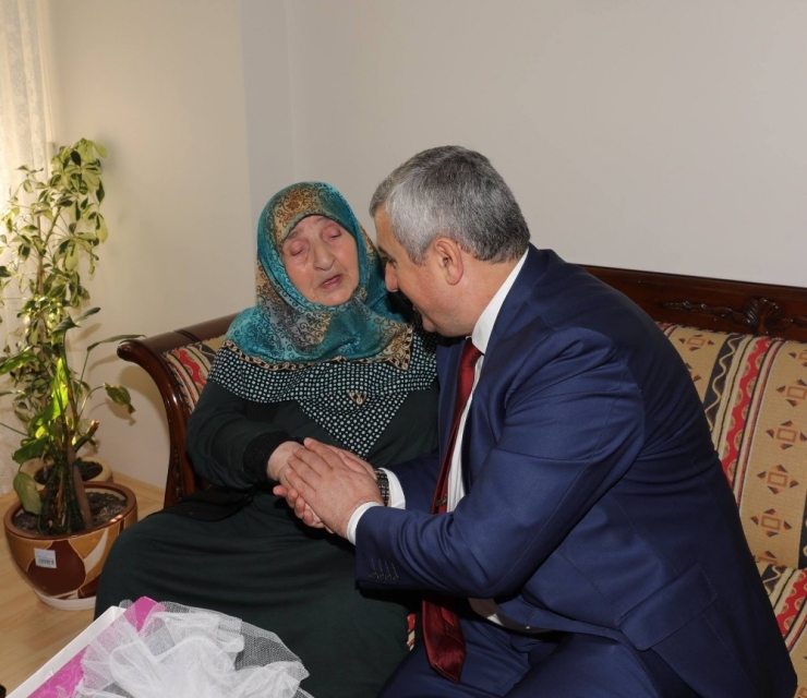 Başkan Baran Yaşlıları Ziyaret Etti