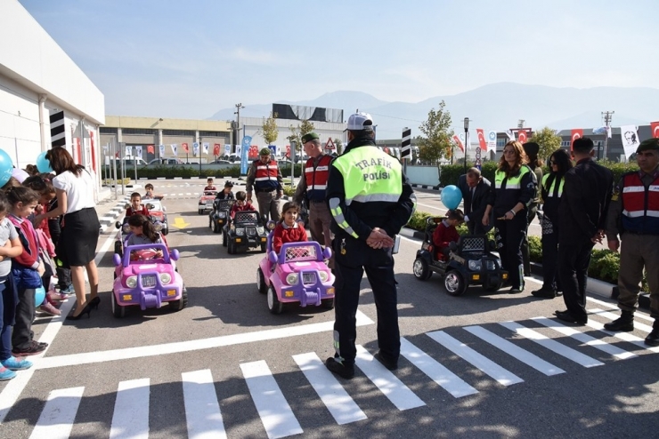 Çocuk Trafik Eğitim Parkı Sezonu Açtı