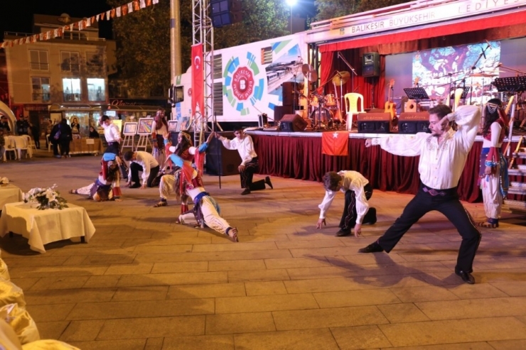 Burhaniye’de Mantar Festivali Coşkusu Yaşandı