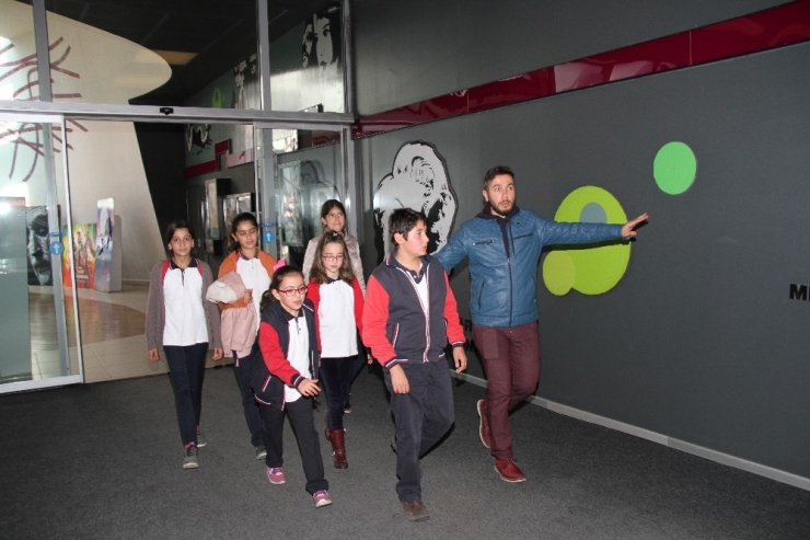 Öğrenciler Sinema İle Buluşuyor