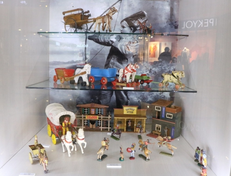 100 Yıllık Oyuncaklar Görücüye Çıktı