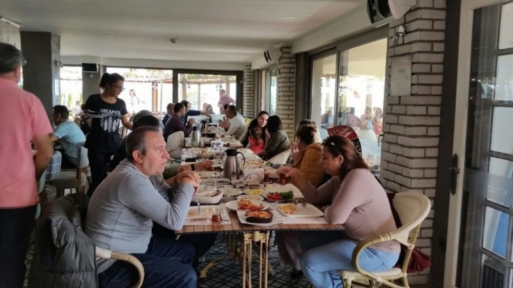 Türk Eğitim Sen Didim Üyeleri Kahvaltıda Buluştu