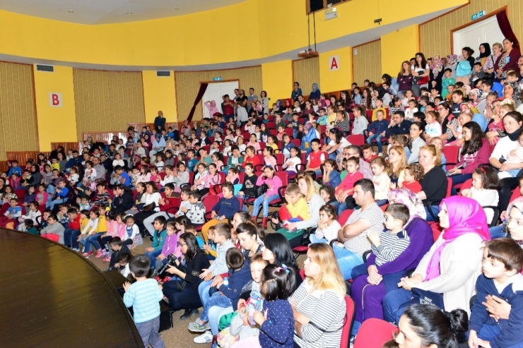 Miniklerin Kukla Keyfi