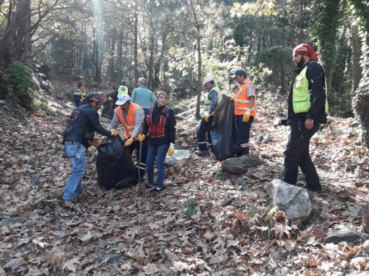 Yıldırım Kent Ormanı’nda Temizlik Harekatı