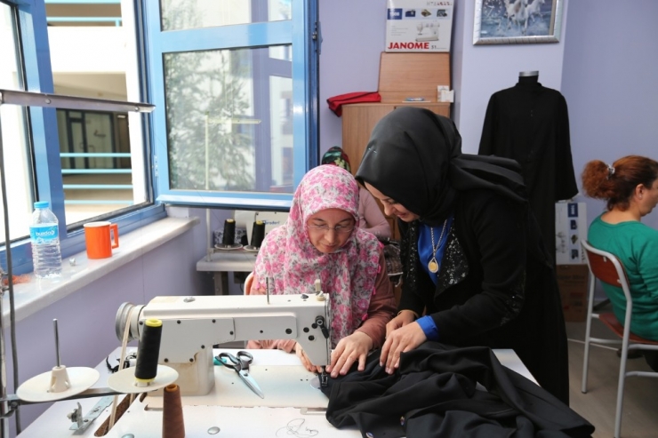 El Sanatları Kurslarına Büyük İlgi