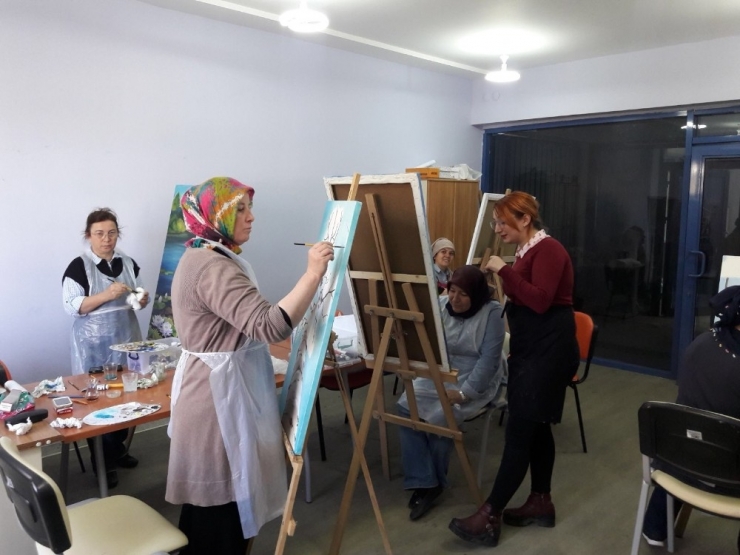 El Sanatları Kurslarına Büyük İlgi