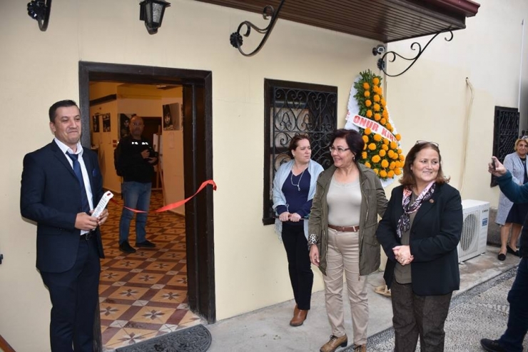 “Çocukluğumuza Dokunan Bakışlar” Sergisi Açıldı