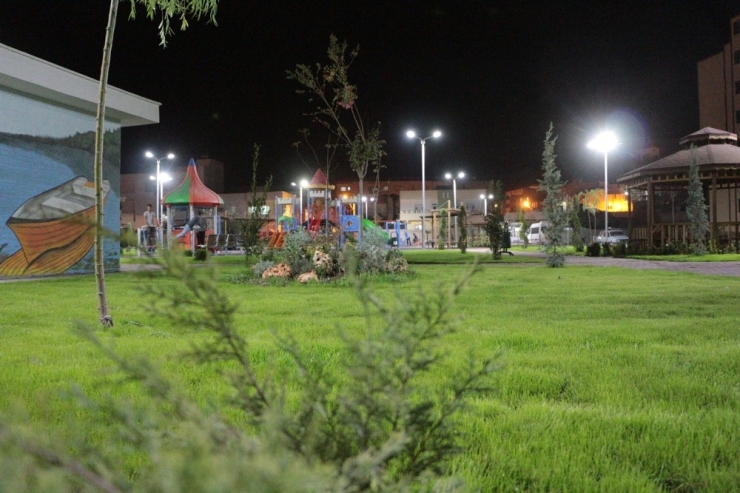 Başkan Atilla’dan Tamamlanan Parkta İnceleme