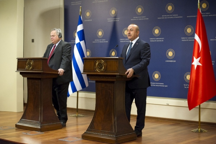 Bakan Çavuşoğlu’ndan Yunan Gazeteciye Tokat Gibi Cevap