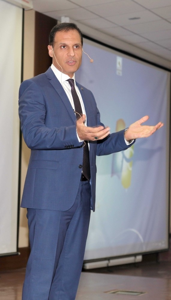 Doç. Dr. Gülşen’den ‘Tıp Felsefesi’ Konferansı