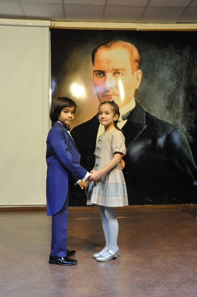 Gaziantep Kolej Vakfında Cumhuriyet Coşkusu