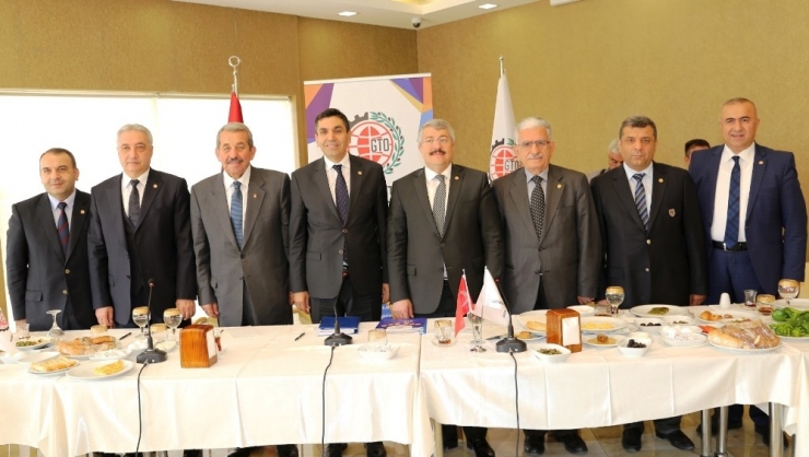 Irak Sınır Kapısının Kapanması Türk İş Adamlarını Olumsuz Etkiledi