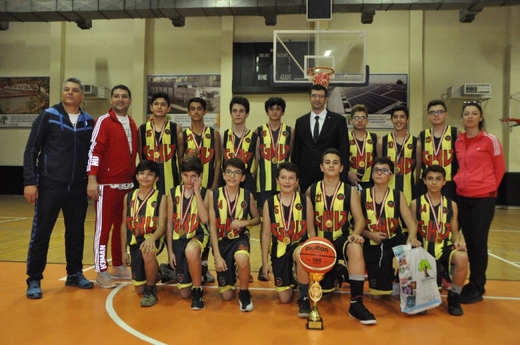 Gkv’li Cumhuriyet Kupasının Şampiyonlarına Ödül Yağdı