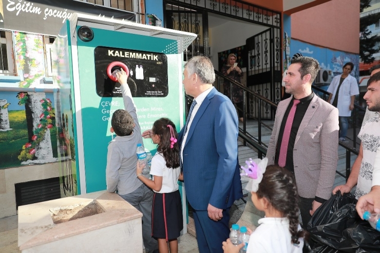 "Kalemmatik" 2 Pet Şişeye 1 Kalem Veriyor