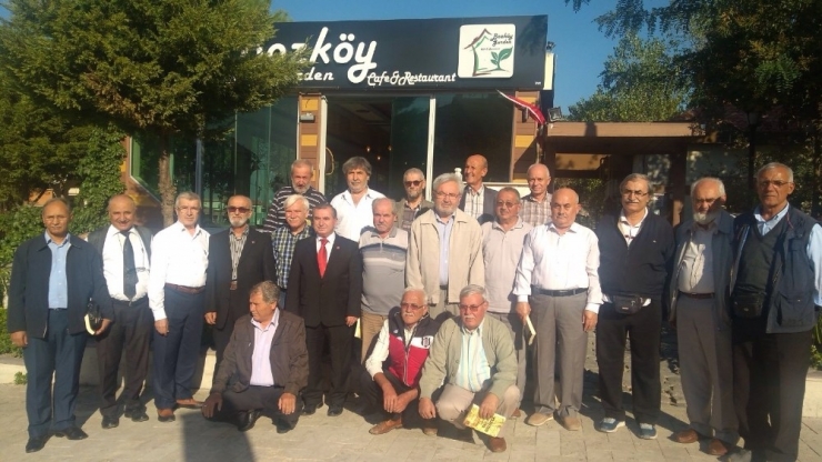 Burhaniyeli Eğitimciler 40 Yıl Sonra Okul Arkadaşları İle Buluştu