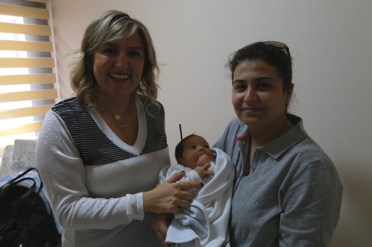 Uzmanından Anne Adaylarına Ağrısız Normal Doğumun Yöntemleri