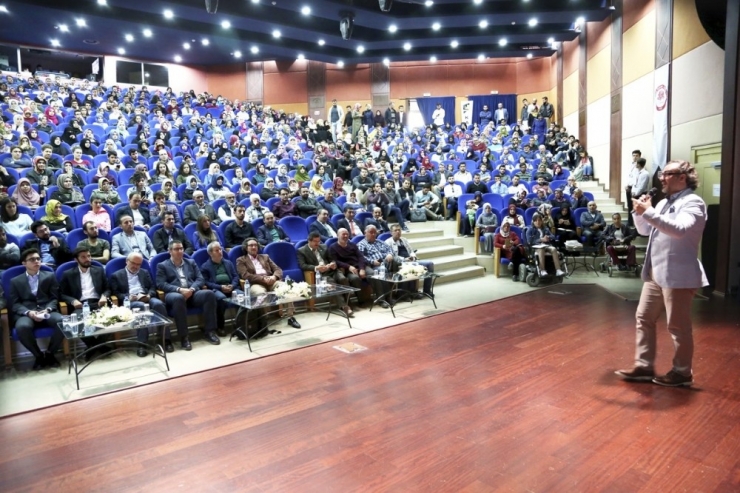 Isparta’da ’Başarı İçin Hayata Gülümse’ Semineri