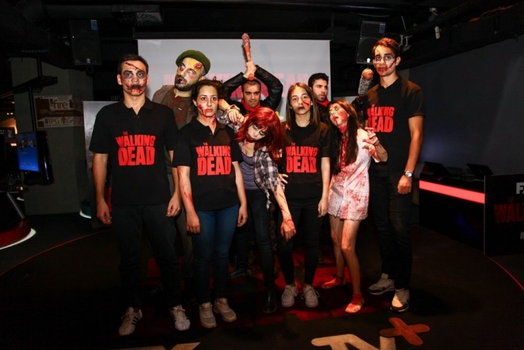 100 Talihli The Walking Dead’in 8’inci Sezon İlk Bölümünü İzledi