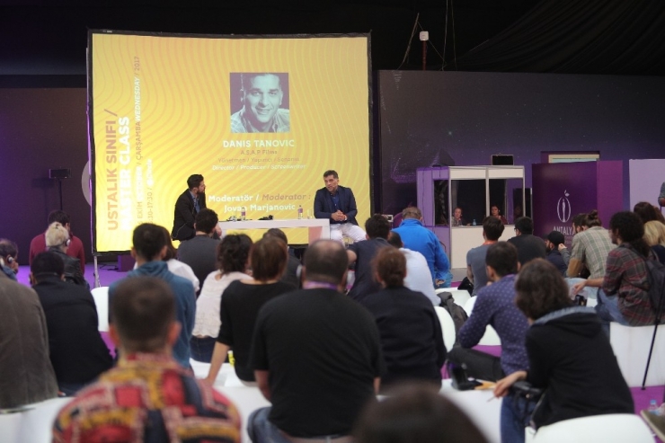 Danis Tanovic: "Savaşın Ortasında Savaş Filmleri Çekmeye Başladım"