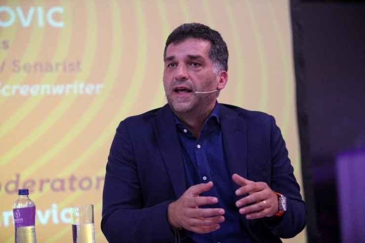 Danis Tanovic: "Savaşın Ortasında Savaş Filmleri Çekmeye Başladım"