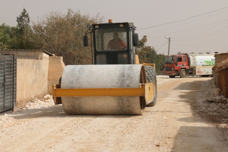 Akçakale’de Yol Çalışmaları Sürüyor