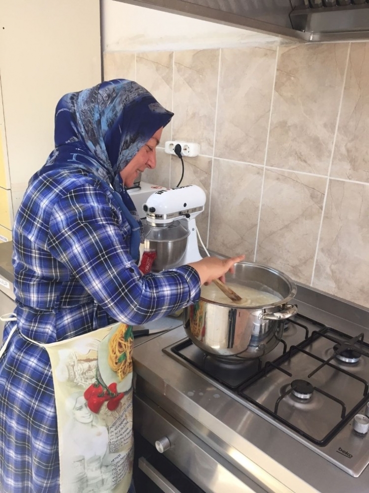 Burhaniye’de Uzman Aşçılar Yetişecek