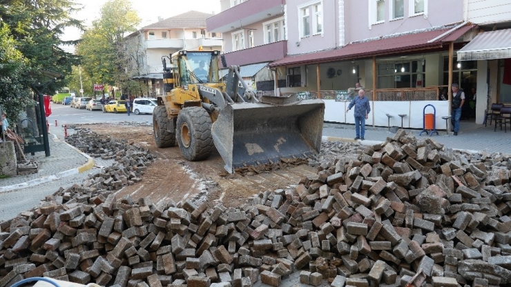 Başiskele’de 100 Metrelik Yol Bir Günde Onarıldı