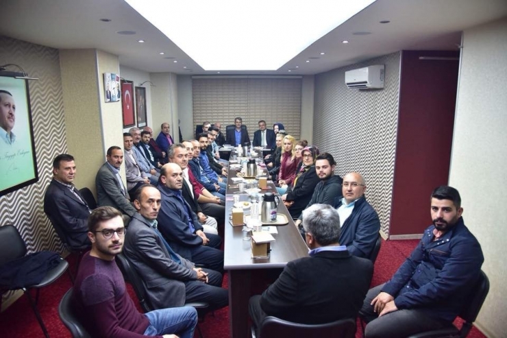 Başkan Yağcı Ak Parti Merkez İlçe Yönetim Kurulu Toplantısına Katıldı