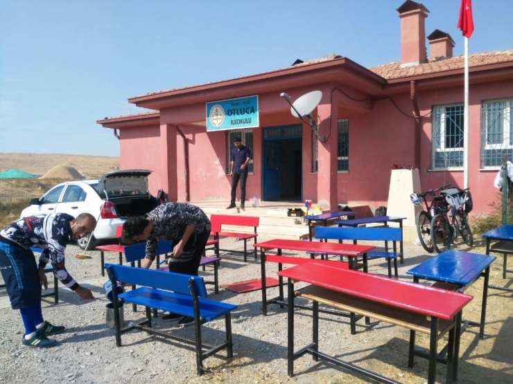 Bisyad Üyeleri Köy Okulunun Bakımını Yaptı