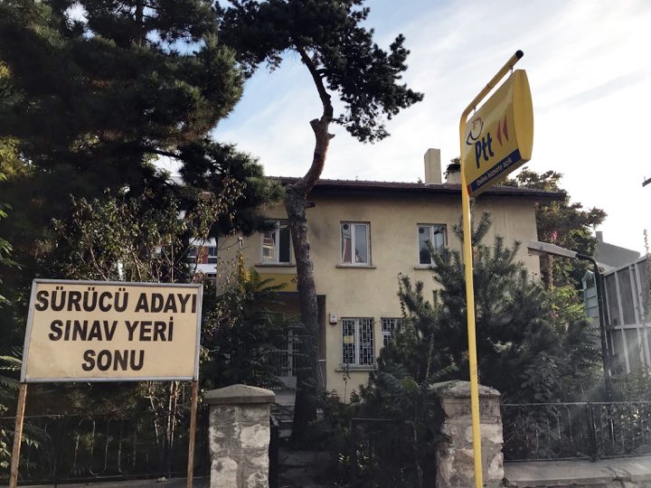 Ptt Şubesi Uzun Süredir Atıl Durumda