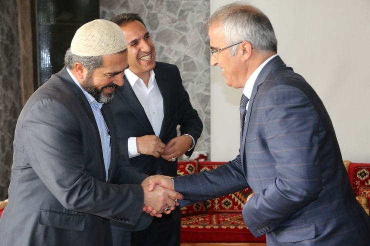 Bingöl’e Klimalı Duraklar Kurulacak