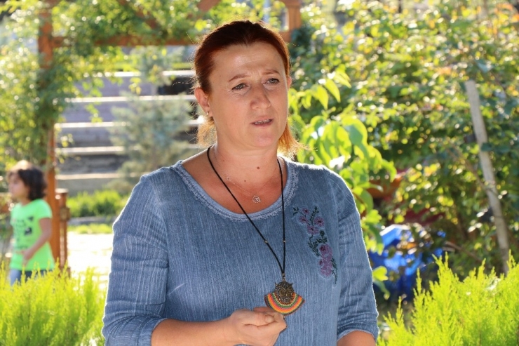 23 Yıllık Biyoloji Öğretmeni, Hayalini Kurduğu Çiftlikte Kendi Markasını Üretti