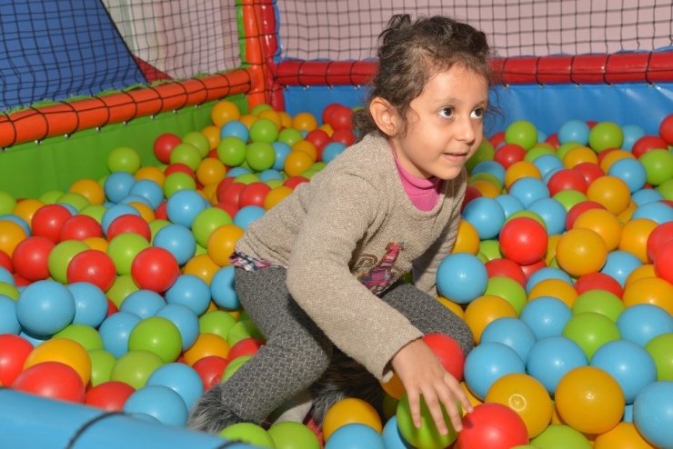 Büyükşehir Belediyesi Kreş Hizmeti Veriyor