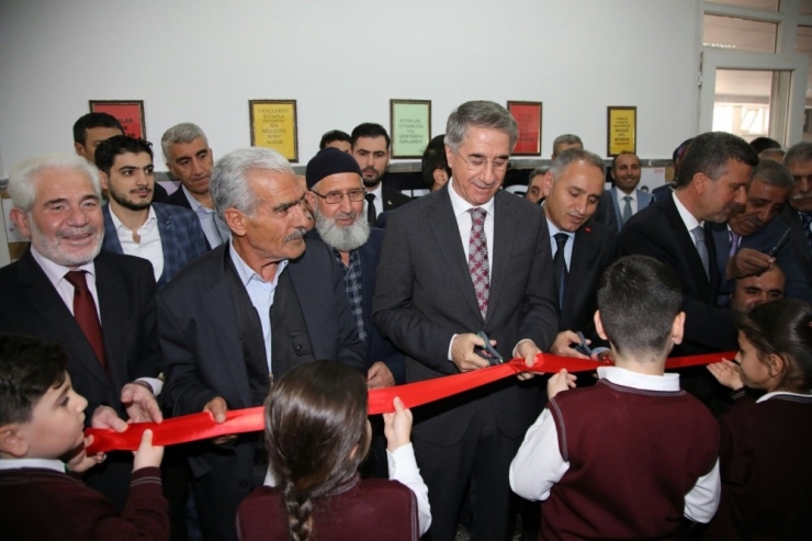 Elazığ’da Şehit Ömer Halisdemir Kütüphanesi