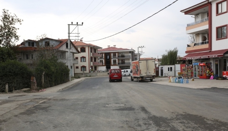 Süleyman Binek Caddesi Sıcak Asfaltla Kaplandı
