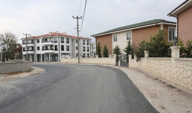 Süleyman Binek Caddesi Sıcak Asfaltla Kaplandı